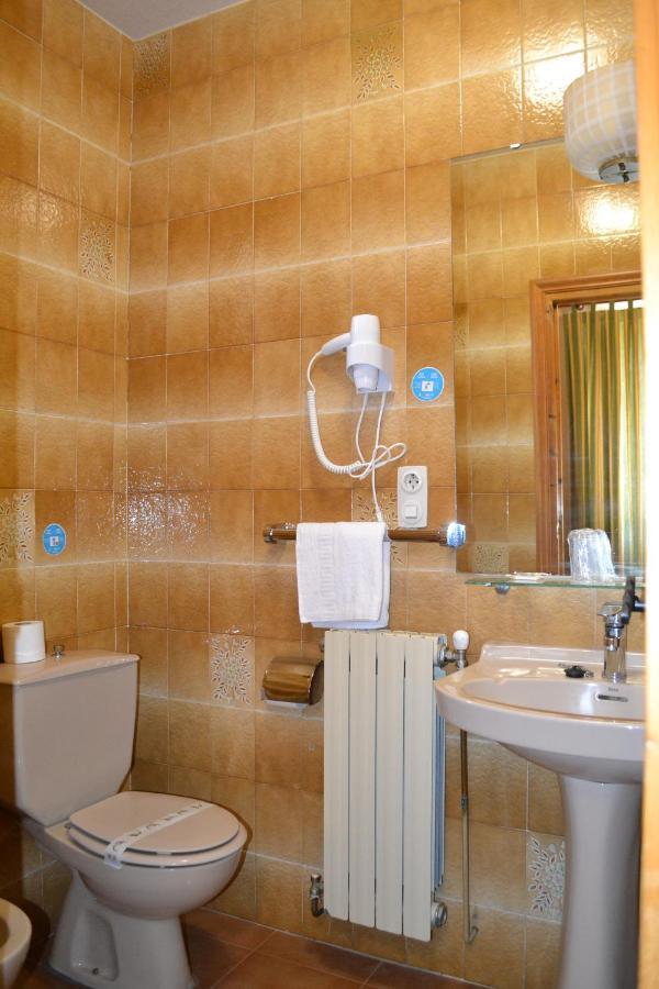 Hostal Aribel Longinos Серседілья Екстер'єр фото