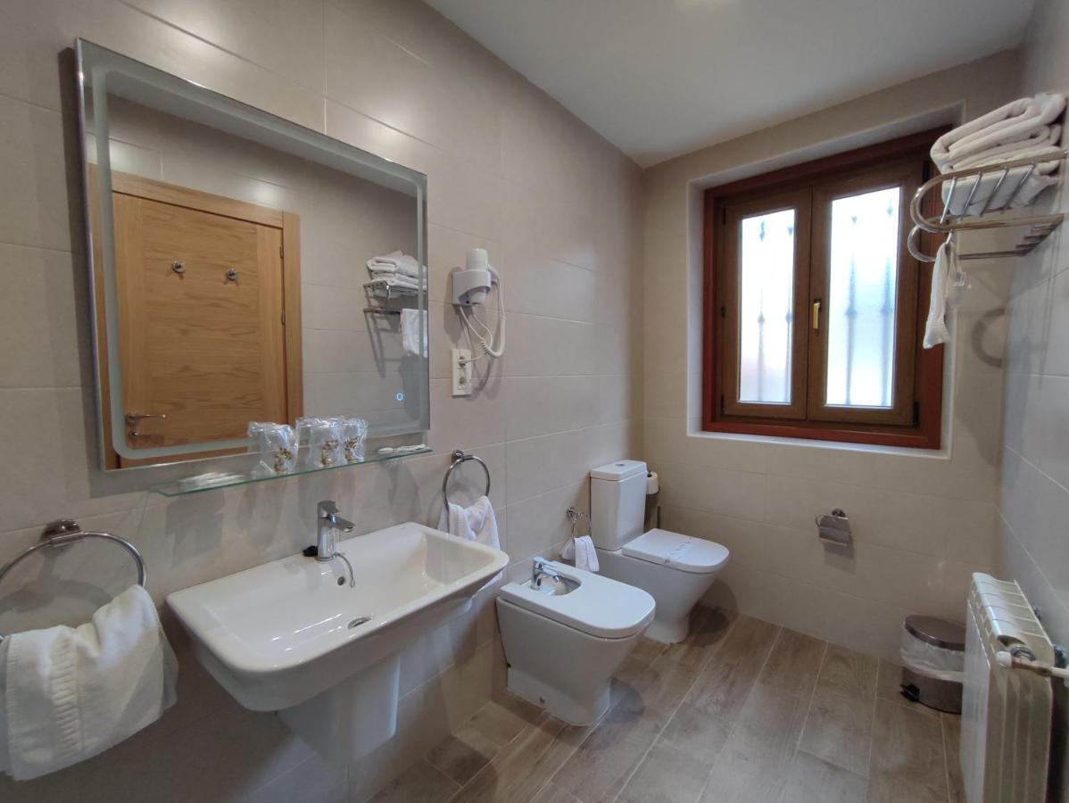 Hostal Aribel Longinos Серседілья Екстер'єр фото