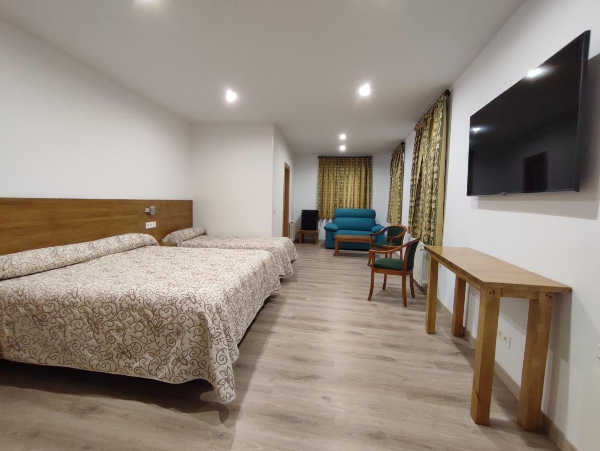 Hostal Aribel Longinos Серседілья Екстер'єр фото