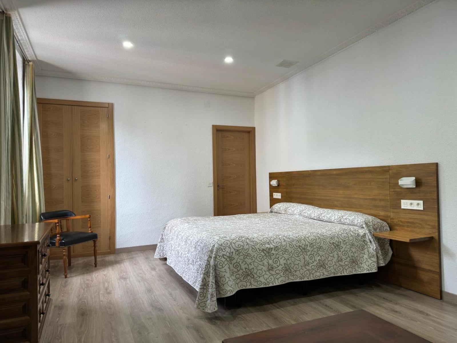 Hostal Aribel Longinos Серседілья Екстер'єр фото