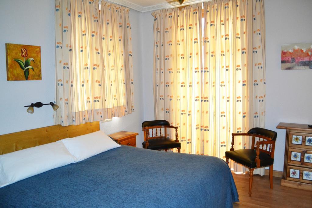 Hostal Aribel Longinos Серседілья Екстер'єр фото