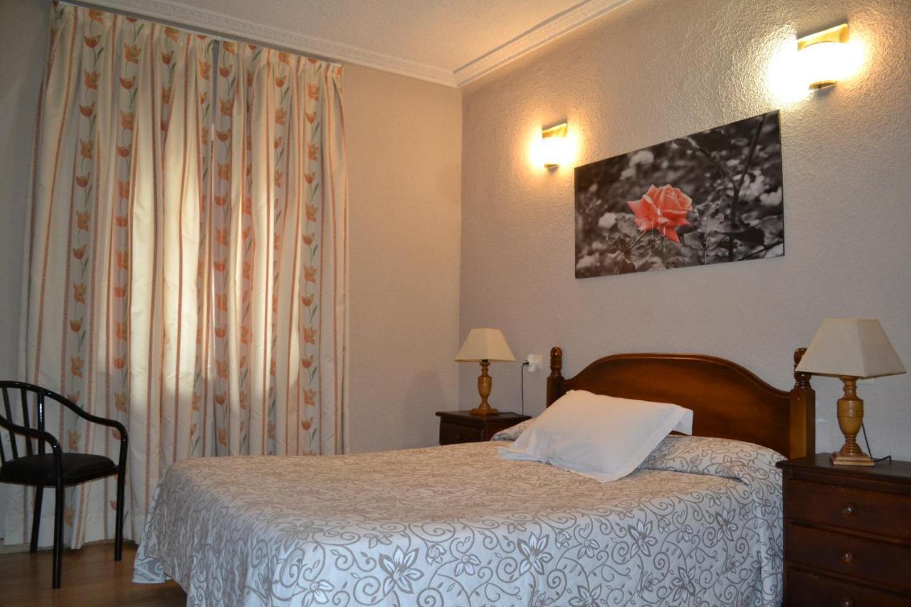 Hostal Aribel Longinos Серседілья Екстер'єр фото