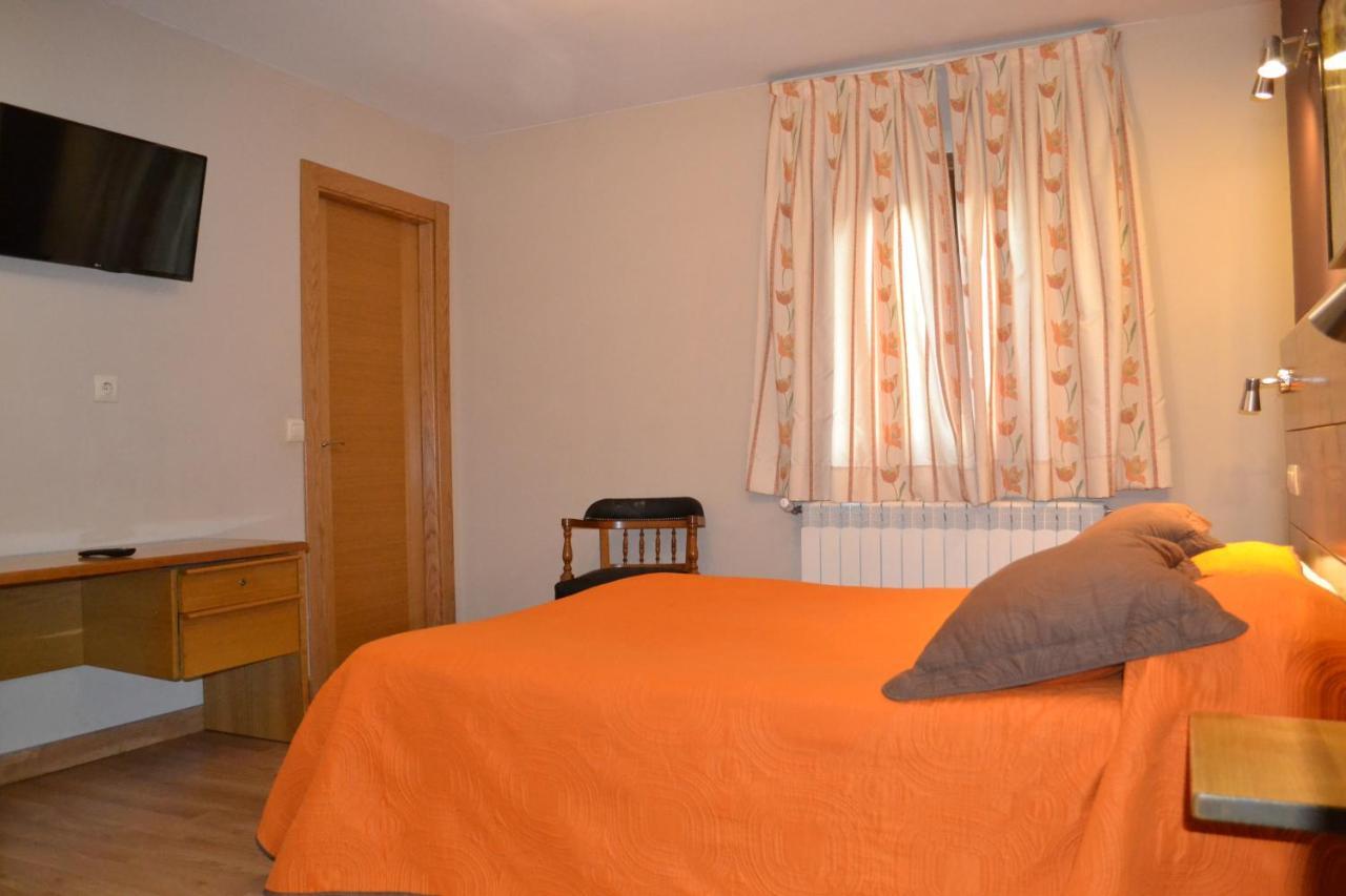 Hostal Aribel Longinos Серседілья Екстер'єр фото